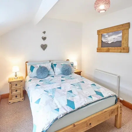 Snuggle Skinningrove